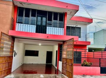 Casa de 4 habitaciones, Colima · Casa en Venta en Lomas de Circunvalación - 4 Recámaras - Colima