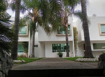 Casa en condominio de 3 habitaciones, Querétaro · Casa en Renta Milenio III en Privada de 6 Casas