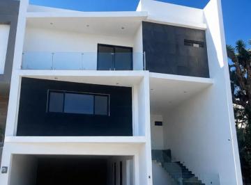 Casa · 412m² · 3 Recámaras · 4 Estacionamientos · Venta Casa de 412 m² en Cumbres Elite Premier, Privada Everest en Monterrey - Zona Cumbres