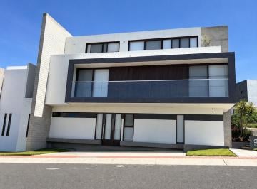 Casa de 4 habitaciones, Querétaro · Venta de Casa con Roof Garden Habilitada Como 2 Propiedades Colinas de Juriquilla Querétaro