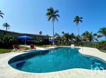 Casa · 628m² · 6 Recámaras · 5 Estacionamientos · Casa de Playa en Venta en Costa Esmeralda, Tecolutla Veracruz