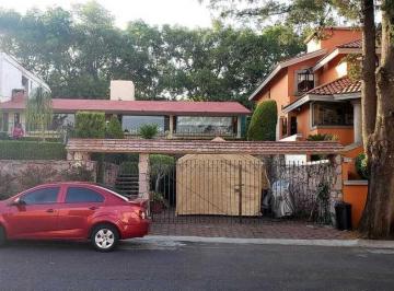 Casa · 300m² · 3 Recámaras · 2 Estacionamientos · Casa en Venta en Club de Golf Chiluca