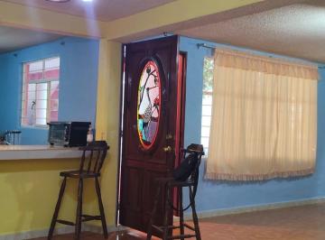 Casa de 5 habitaciones, Chalco · Casa en Venta con Local Comercial, Ideal Para 2 Familias
