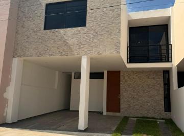 Casa · 176m² · 3 Recámaras · 2 Estacionamientos · Casa en Renta en Temozón a Unas Cuadras de Av Temozón - (4)