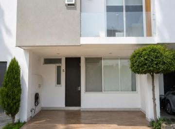 Casa de 3 habitaciones, Zapopan · Casa en Renta en Coto Armoinia