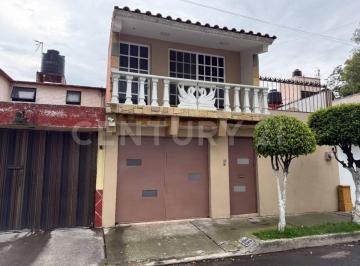 Casa · 141m² · 3 Recámaras · 1 Estacionamiento · Venta Casa El Rosario Azcapotzalco 11369
