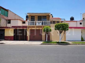 Casa · 141m² · 3 Recámaras · 1 Estacionamiento · Venta Casa El Rosario Azcapotzalco 11369
