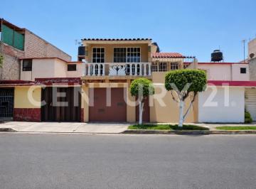 Casa · 142m² · 3 Recámaras · 1 Estacionamiento · Venta Casa El Rosario Azcapotzalco 11369