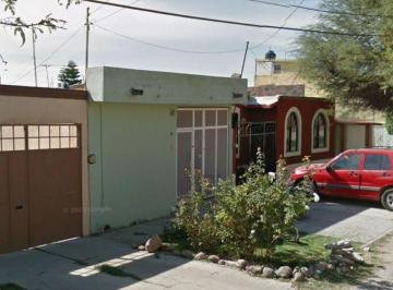 Casa de 2 habitaciones, Celaya · Capiro 122, Los Laureles, 38020 Celaya, Gto. N384