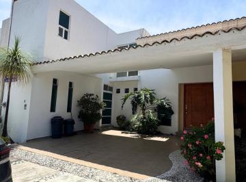 Casa en condominio · 225m² · 3 Recámaras · 2 Estacionamientos · Casa en Venta en Altavista, Lomas de Angelópolis