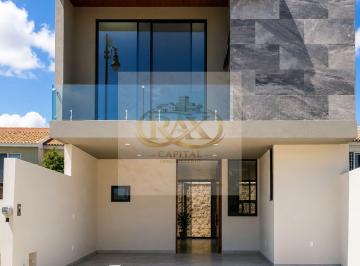 Casa · 237m² · 3 Recámaras · 2 Estacionamientos · Casa Para Estrenar en El Mayorazgo
