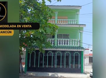 Casa · 205m² · 3 Recámaras · Casa en Venta en Cancún 3 Recámaras Remodelada con Terraza