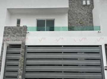 Casa · 264m² · 3 Recámaras · 2 Estacionamientos · Casa en Venta en Cumbres Elite Sector Vesubio