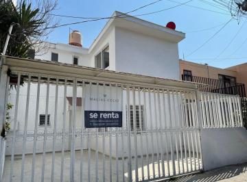 Casa de 3 habitaciones, Guadalajara · Minerva - Casa con Amplio Jardín