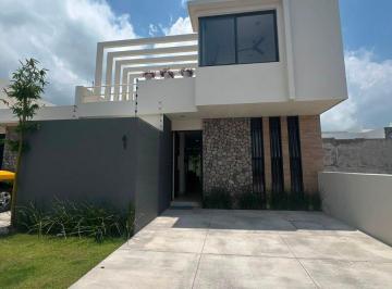 Casa de 3 habitaciones, Colima · Casa 2 Plantas Fracc Residencial San Nicolás Coto Privado 24/7 Rumbo Altozano Zona Norte Colima