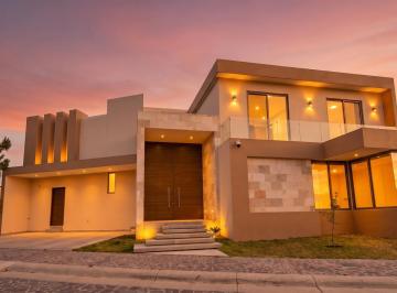 Casa · 350m² · 3 Recámaras · 3 Estacionamientos · Residencia Premium en Esquina | Diseño Una Planta