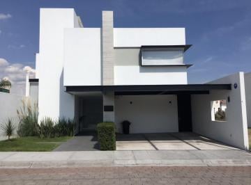 Casa · 348m² · 3 Recámaras · 2 Estacionamientos · Casa en Venta, Pedregal de Vista Hermosa, Querétaro