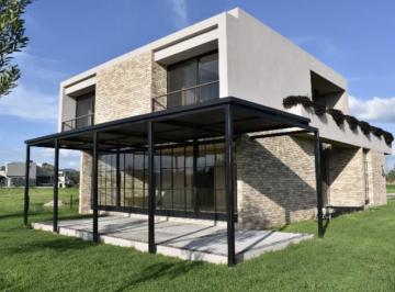 Casa · 322m² · 3 Recámaras · 2 Estacionamientos · Casa en Venta, Viñedos de Polo, El Marqués, Querétaro