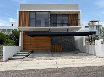 Casa · 321m² · 3 Recámaras · 3 Estacionamientos · Casa en Venta, Zibatá, Querétaro