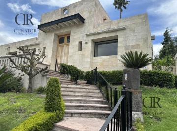 Casa · 800m² · 4 Recámaras · 8 Estacionamientos · Casa en Venta, Vista a Fairway, 4 Recámaras, Campanario, Querétaro