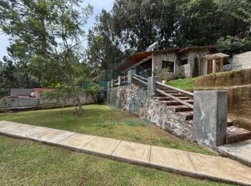 Casa en condominio · 110m² · 2 Recámaras · 2 Estacionamientos · Casa en Renta con Vista Al Bosque y Jardín a 10 Minutos del Centro de Avándaro
