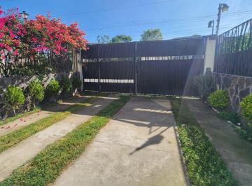 Casa · 163m² · 3 Recámaras · 2 Estacionamientos · Casa en Venta Cerca de Plaza San Diego con Jardín, 3 Recámaras y Sala de Tv