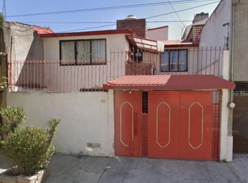Casa de 3 habitaciones, Toluca · Casa de 140 m² con 3 Recámaras en Venta en Lerdo