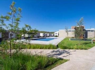 Casa en condominio · 129m² · 3 Recámaras · 2 Estacionamientos · Casa en Venta en Colinas de San Isidro, Zapopan