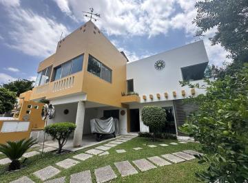 Casa en condominio · 318m² · 3 Recámaras · 2 Estacionamientos · Casa en Condominio en Tetela del Monte, Cuernavaca, Morelos