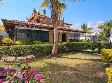 Casa de 3 habitaciones, Temixco · Casa en Venta con Alberca Privada - 370 m² | Fraccionamiento Burgos, Cuernavaca