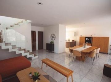 Casa en condominio · 155m² · 3 Recámaras · 2 Estacionamientos · Casa en Venta en Colinas de San Isidro, Zapopan
