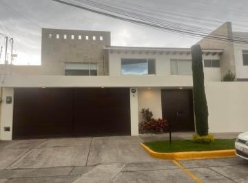 Casa de 3 habitaciones, Naucalpan de Juárez · Casa 240 m² con 3 Recámaras en Renta en Satélite. Muy Cerca de La Zona Azul y Plaza Satélite