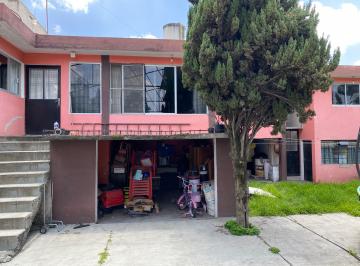 Inmueble productivo urbano de 5 habitaciones, Toluca · Propiedad de 2331 m² con Construccion y Terreno