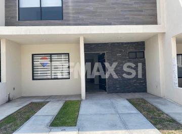 Casa · 148m² · 4 Recámaras · 2 Estacionamientos - Remax Si · Renta Casa Alttica, El Refugio