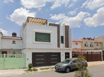 Casa de 3 habitaciones, Pachuca · Casa de 170 m² con 3 Recámaras en Venta en La Puerta de Hierro