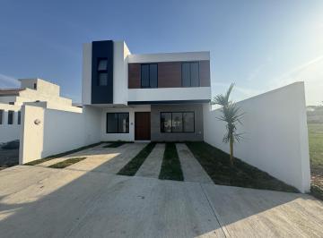 Casa · 176m² · 4 Recámaras · 2 Estacionamientos · Casa en Venta Lomas del Dorado Boca del Rio, Veracruz