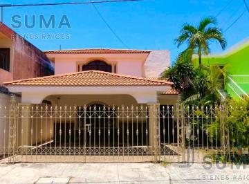 Casa · 297m² · 3 Recámaras · 2 Estacionamientos · Casa en Renta con Alberca en Col. Monte Verde, Madero Tamaulipas.