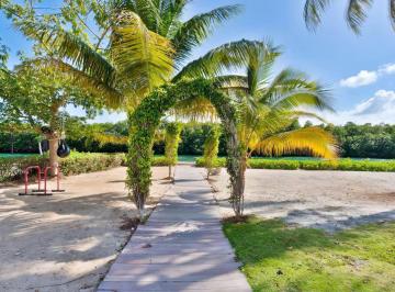 Departamento · 100m² · 3 Recámaras · 1 Estacionamiento · Departamento Amueblado y Equipado en La Zona Hotelera / Fully Furnished