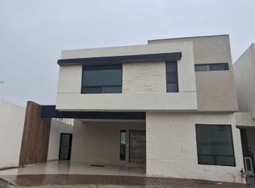 Casa de 4 habitaciones, Arteaga · Casa Nueva en Renta en Priv Acacia