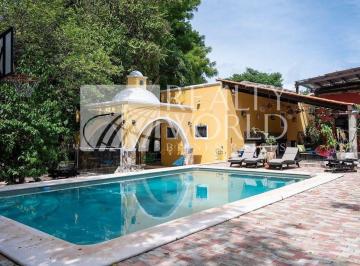 Casa · 623m² · 5 Recámaras · - Cr Casa en Venta en Mérida, Yucatán