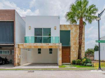 Casa · 260m² · 3 Recámaras · 2 Estacionamientos · Casa en Venta en Fraccionamiento Palma Sola, Morillotla, San Andrés Cholula, Puebla