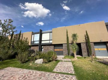 Casa de 3 habitaciones, León · Casa en Renta | Villa Hermes, La Campiña del Bosque