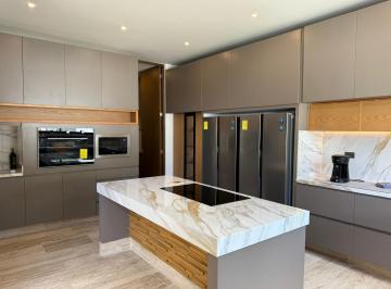 Casa · 500m² · 4 Recámaras · 4 Estacionamientos - ViveNorte Inmobiliaria · Casa en Residencial Provincia, con Paneles Solares