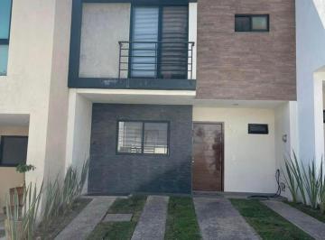 Casa · 126m² · 2 Estacionamientos · Casa en Madeiras
