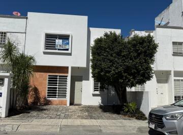 Casa · 120m² · 3 Recámaras · 1 Estacionamiento · Residencial Sol del Mayab