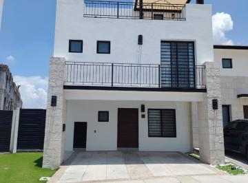 Casa en condominio de 4 habitaciones, Querétaro · Hermosa Casa en Condominio Torre de Piedra