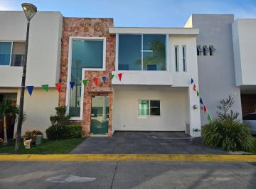 Casa · 237m² · 3 Recámaras · 2 Estacionamientos · Casa en San Juan de Ocotan