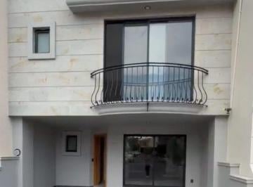 07b7530661f792ca4336e3c76eb1ebb22f3d99b3a754795577af686c8940d9c1 · Casa Dentro de Coto Recién Remodelada.