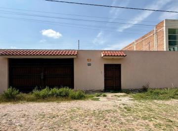 Casa · 460m² · 4 Estacionamientos · Casa en Venta