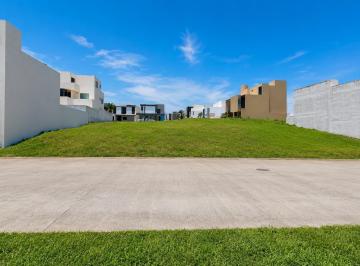 Terreno / Lote · 211m² · Terreno en Av Principal en Fraccionamiento Lomas del Sol
